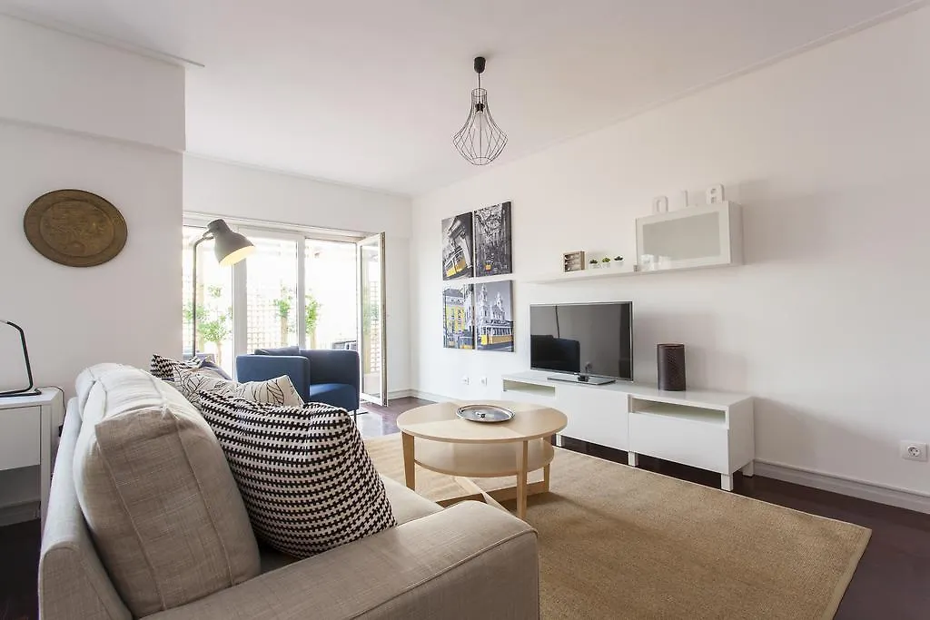 ליסבון Joivy Superb 1-Bed Apt With Workspace And Terrace, Close To Avenida Da Liberdade דירה